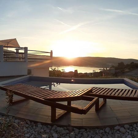 Vis - Luxury Holiday Villa With Swimming Pool エクステリア 写真