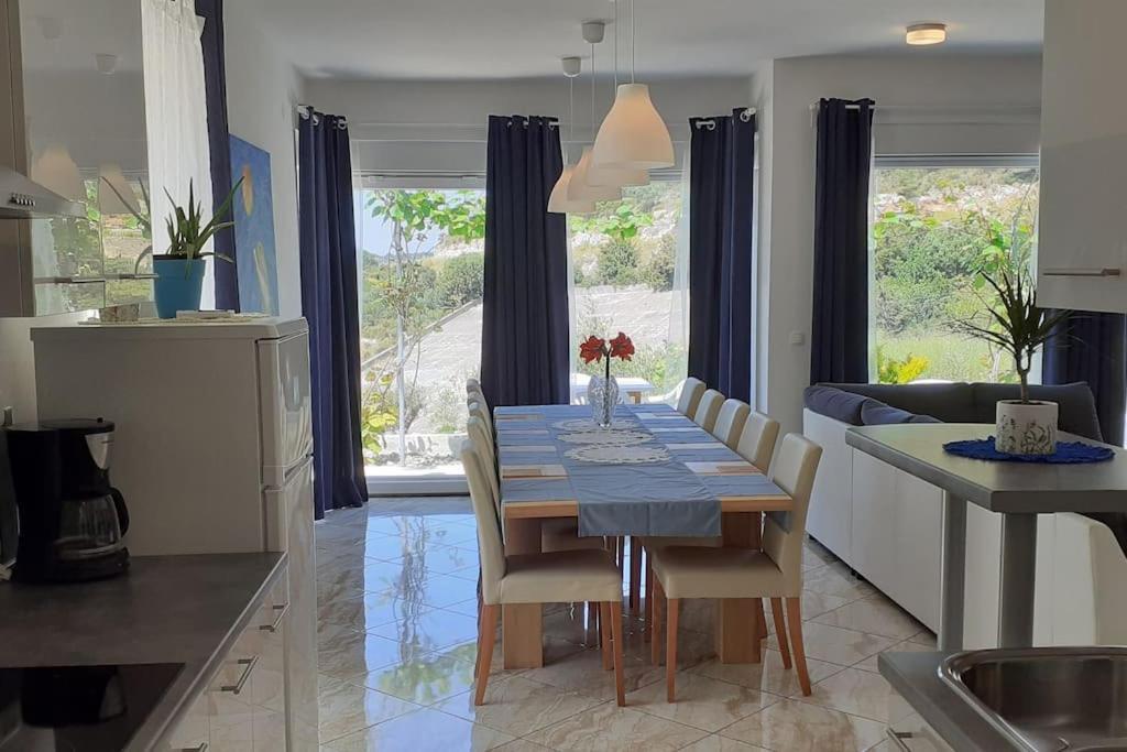 Vis - Luxury Holiday Villa With Swimming Pool エクステリア 写真