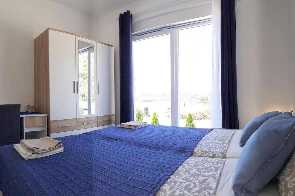 Vis - Luxury Holiday Villa With Swimming Pool エクステリア 写真